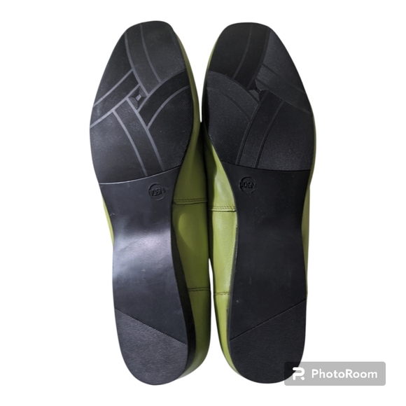 NWOB ARRAY Freedom Lime Green Slip-on Flats Leather Uppers Women's 10.5N - Picture 6 of 6